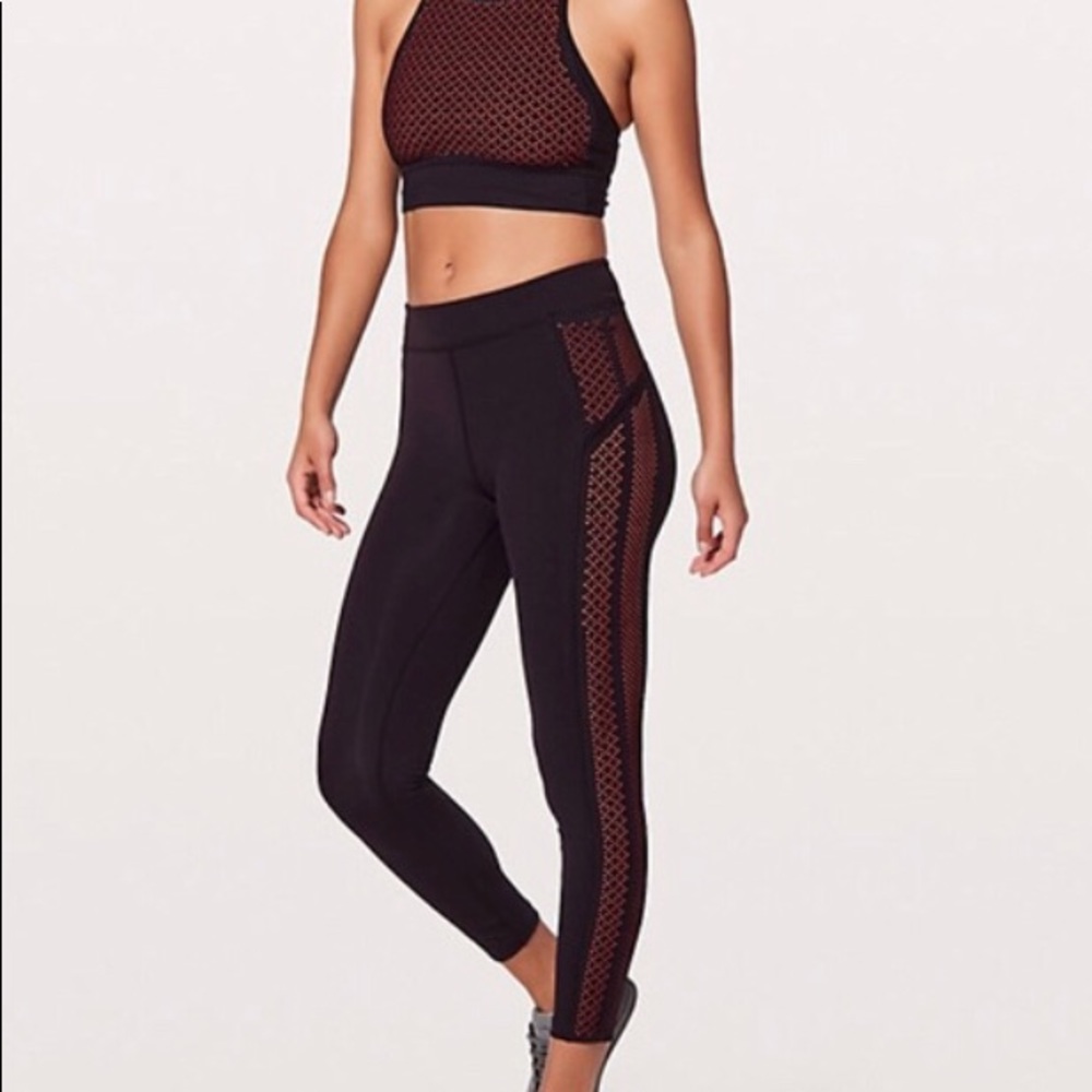 Lululemon get your peek on crop size 4